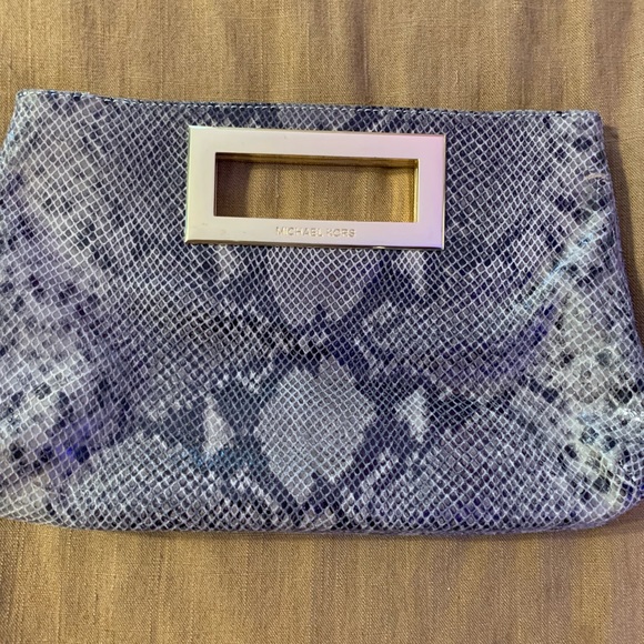 Michael kors clutch - Picture 3 of 4